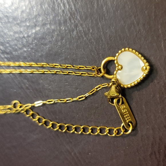 HEART PAPER CLIP GOLD SS VCA MOP NECKLACE - Picture 5 of 5